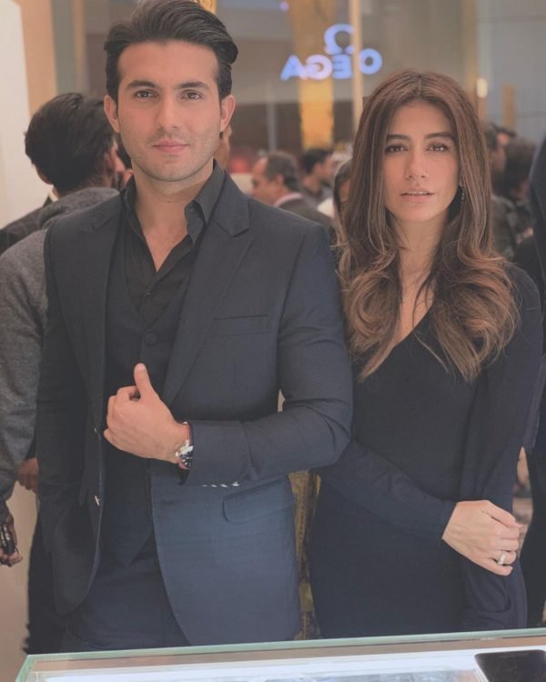 Social Media Go Crazy Over Shahroz Sabzwari and Syra Shahroz Seperation Rumors