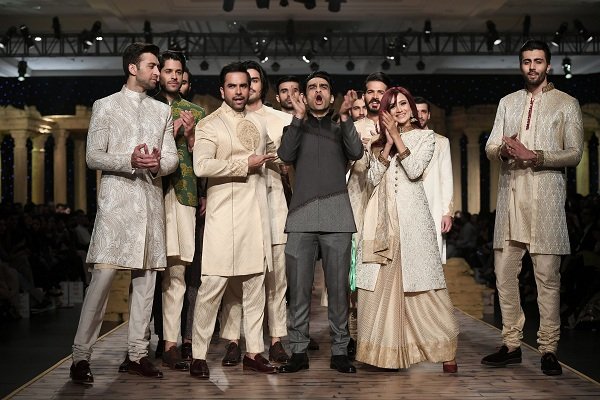 Pakistan’s most sought-after actress Zarnish Khan walks as showstopper for Munib Nawaz at Bridal Couture Week