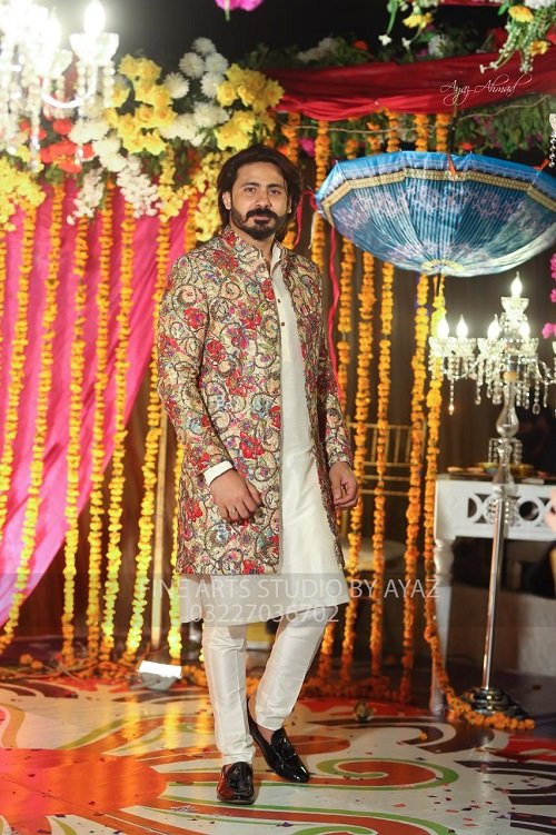 Wali Hamid Ali Khan's exclusive Mehndi Pictures