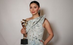 Mahira Khan Honored with 'Artist in Fashion' Award at EMIGala 2024 in Dubai