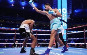 Hamzah Sheeraz Wins Middleweight European Boxing Championship in Dominant Fashion